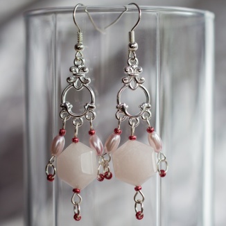 Circarine earrings with a chadelier of pearls